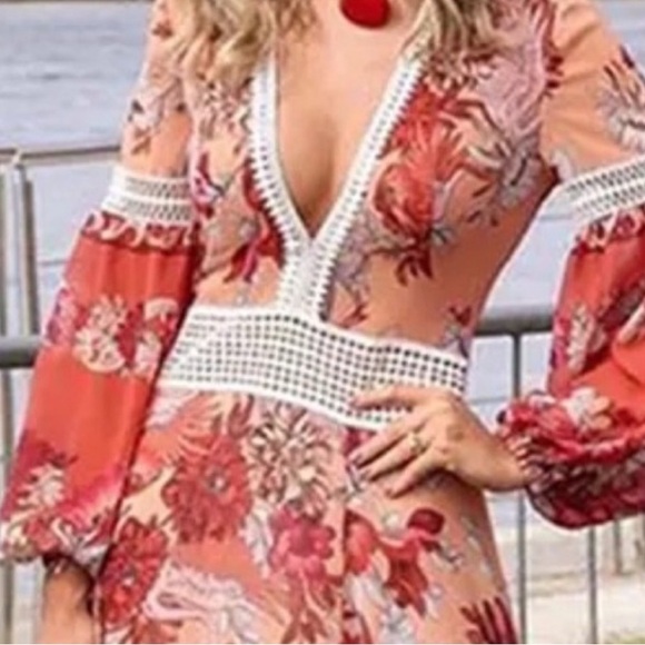 Floral Red and Cream dress - Picture 3 of 4